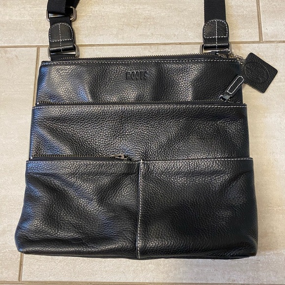 Roots crossbody purse - Picture 1 of 7